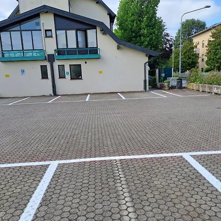 Otel Ducathotel Torrile