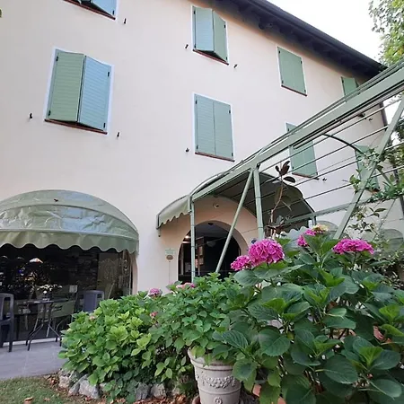 Otel Ducathotel Torrile