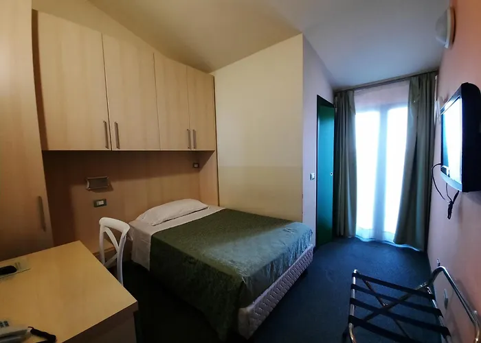 מלון Ducathotel 3*