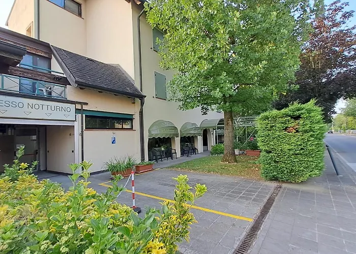 מלון Ducathotel Torrile