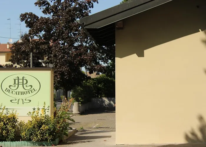 Ducathotel מלון Torrile